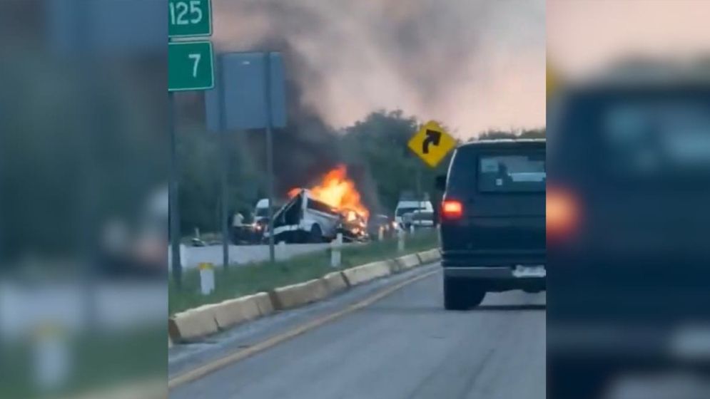 মেক্সিকোতে ভয়াবহ সড়ক দুর্ঘটনায় নিহত ১৫